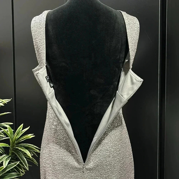 Jessica Howard Midi,metallic thread,sleeveless,scoop neck,slit back hem,zip back - Picture 6 of 14